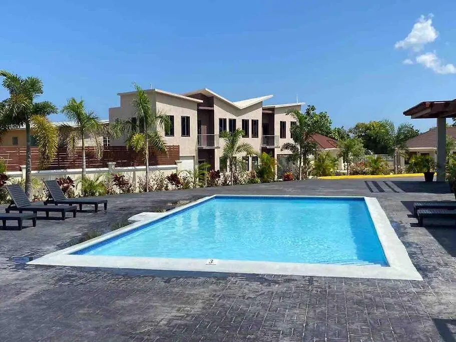 Sun Shine Luxury Villas 2 Bedroom Pool & Gym Ocho Rios St Ann