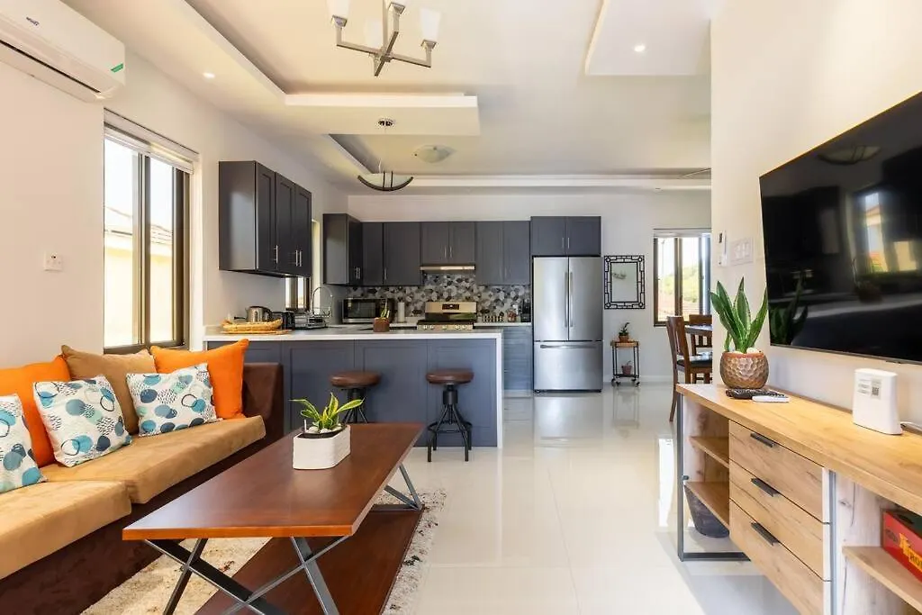 Sun Shine Luxury Villas 2 Bedroom Pool & Gym Ocho Rios St Ann Jamajka