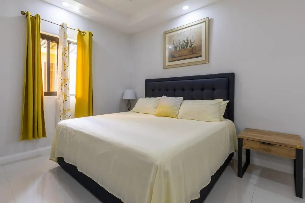 Sun Shine Luxury Villas 2 Bedroom Pool & Gym Ocho Rios St Ann 0*,  Jamajka