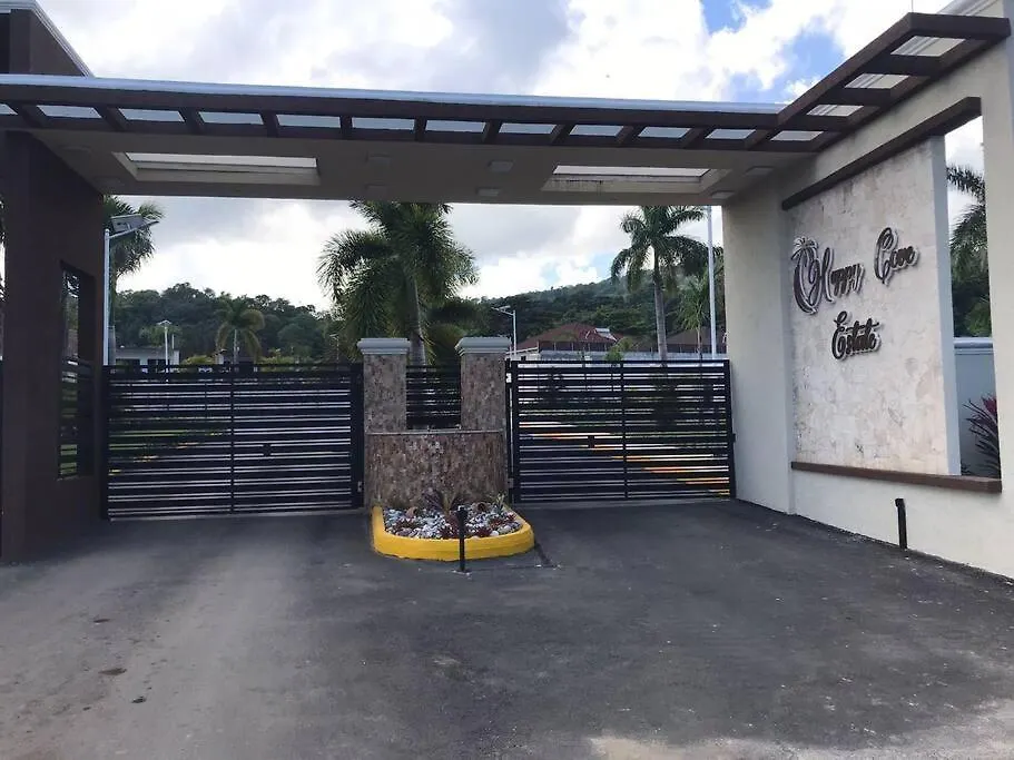 Sun Shine Luxury Villas 2 Bedroom Pool & Gym Ocho Rios St Ann