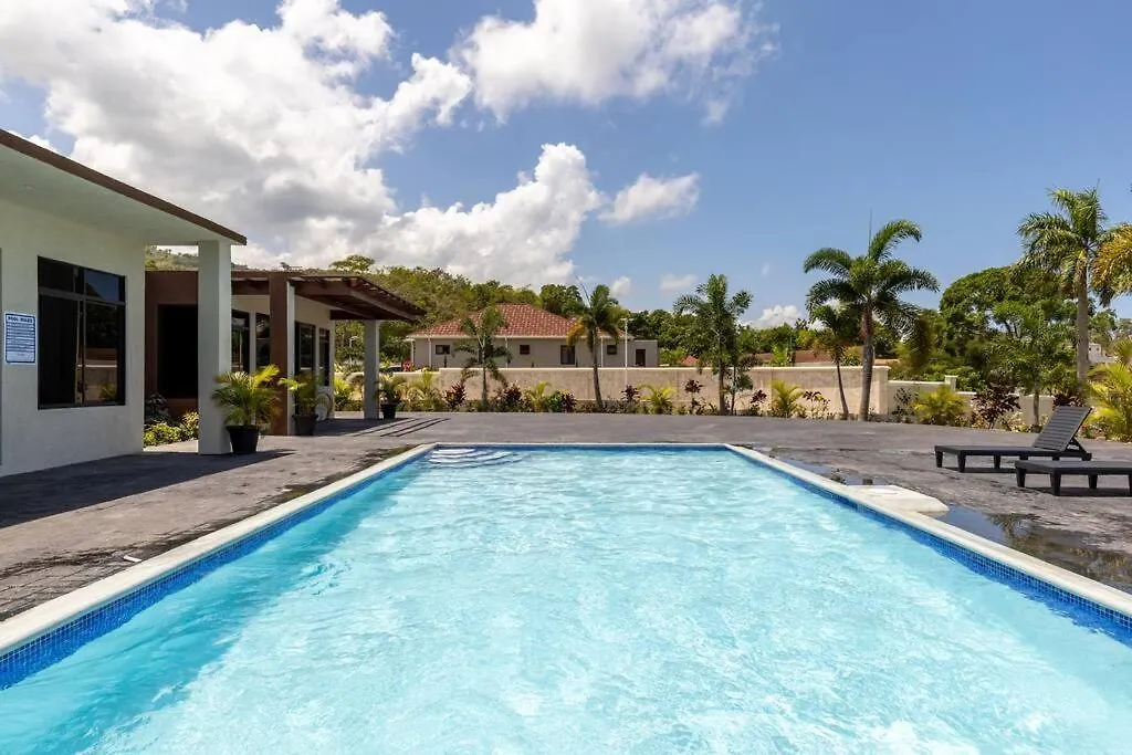 Sun Shine Luxury Villas 2 Bedroom Pool & Gym Ocho Rios St Ann Jamajka