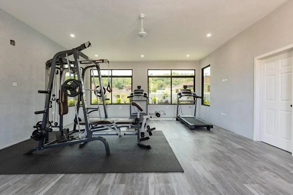 Sun Shine Luxury Villas 2 Bedroom Pool & Gym Ocho Rios St Ann